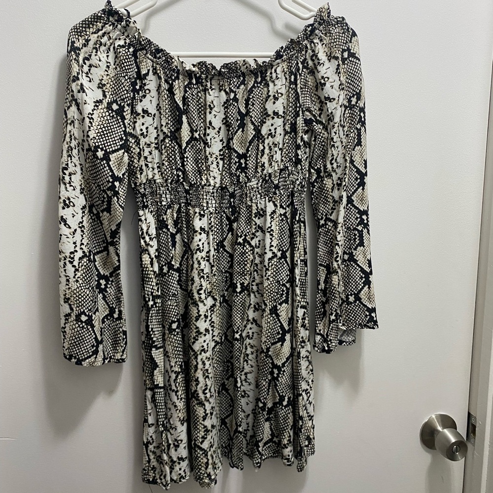 Off shoulder dress — S
